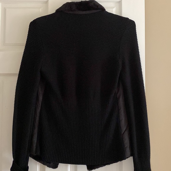 Saks Fifth Ave open-front black blazer with fur collar. - Picture 5 of 5